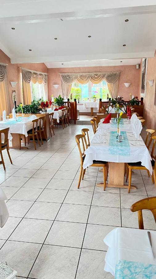 Hotel & Restaurant Am Kirschberg Alten Buseck Esterno foto