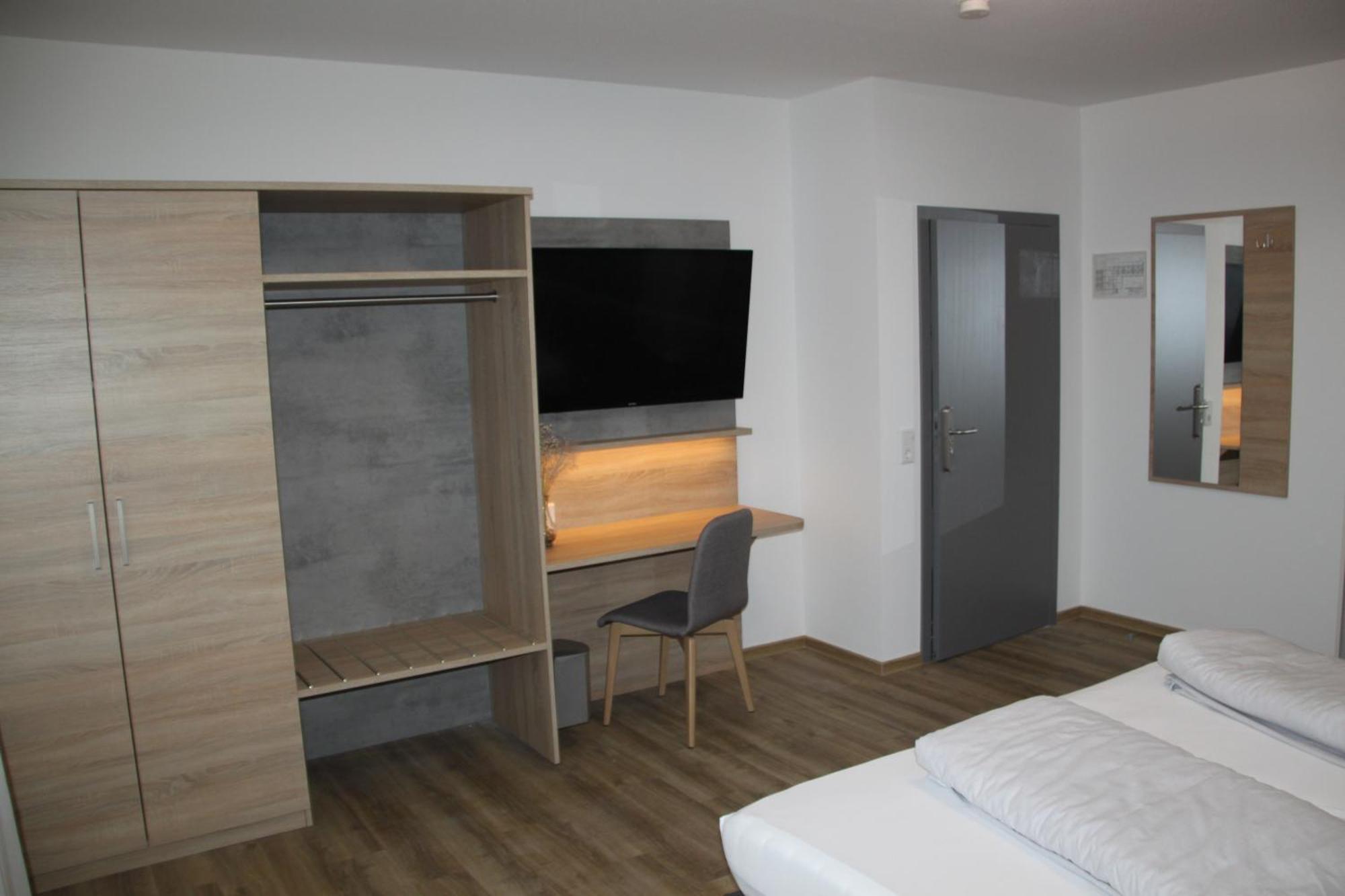 Hotel & Restaurant Am Kirschberg Alten Buseck Esterno foto